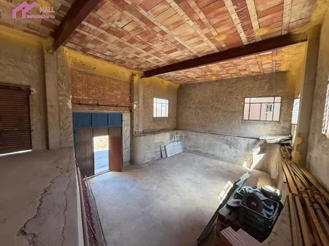 LOCAL / ALMACÉN CON POSIBILIDAD DE CAMBIO DE USO A VIVIENDA — 8