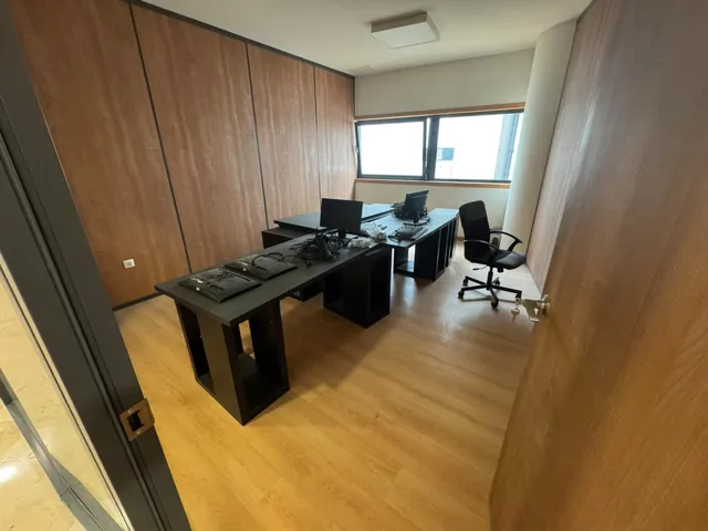 SE ALQUILAN OFICINAS EN LOS BARRIOS, AZABACHE CENTRO DE NEGOCIOS. — 7