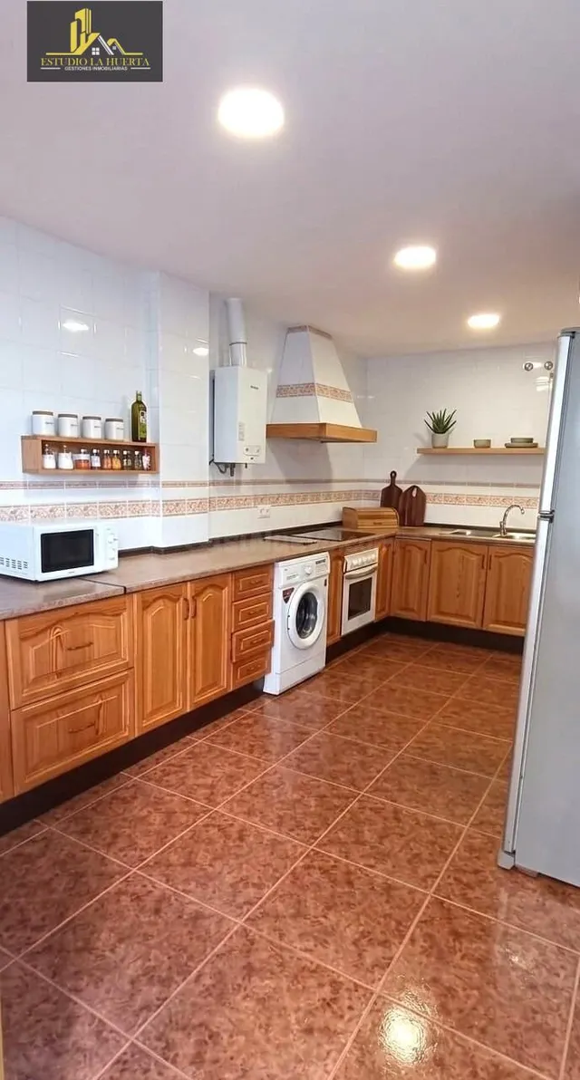 CASA PAREADA EN ZONA CARTUJA CON GRAN PATIO - foto 5
