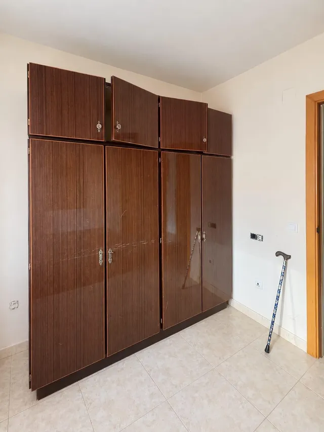Piso exterior de 4 habitaciones con balcón y parking incluido en el centro de Reus — 27