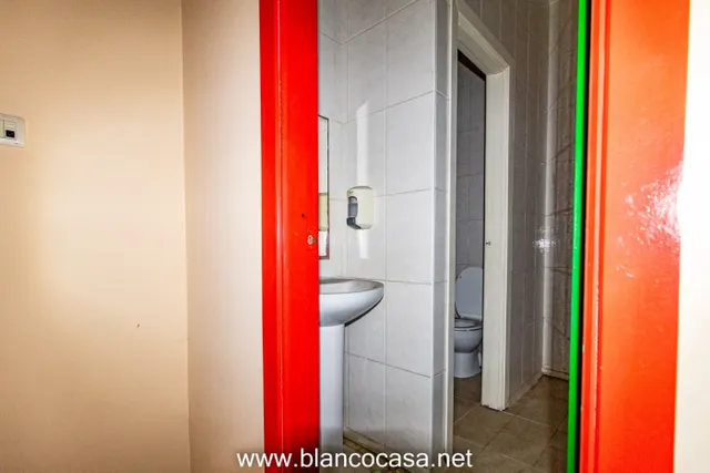 Alquiler Local comercial en Carballo — 12