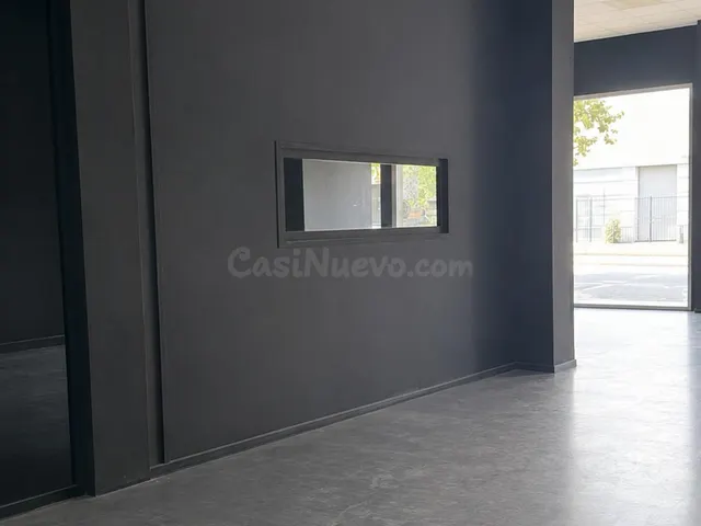 Amplio local con acceso para vehículos en Ontinyent - foto 3