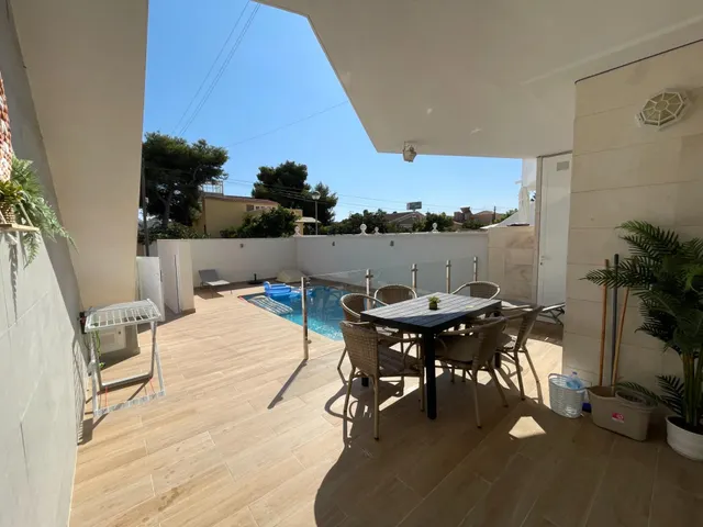 Bonito Bungalow Planta Baja con Piscina Privada — 15
