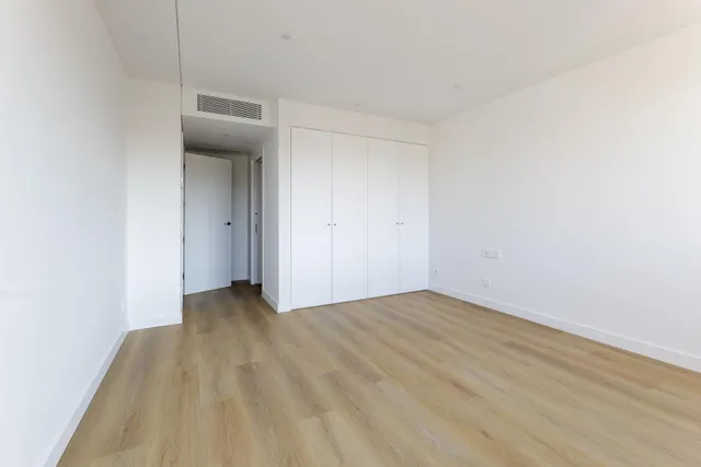 ¡Oportunidad única! Vivienda a estrenar con diseño moderno y plaza de aparcamiento opcional. — 24