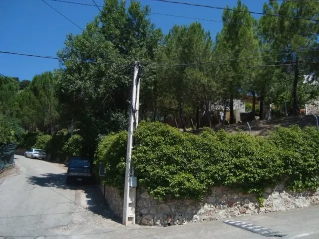 Parcela urbana de esquina en el centro de Loranca de Tajuña — 7