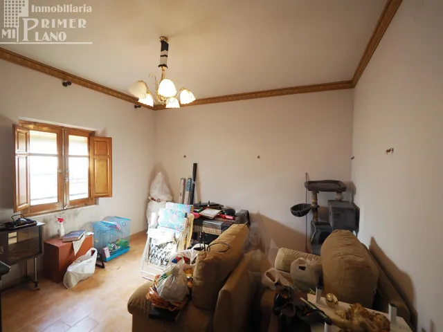 Amplia Casa en Tomelloso a Reformar por €120,000 — 6