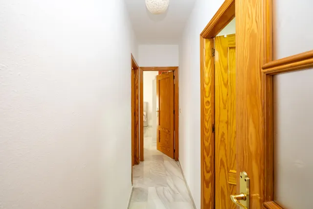 Piso 2 dormitorios, garaje y ascensor a la entrada de la Zubia, junto Ayuntamiento.  Perfecto estado — 7