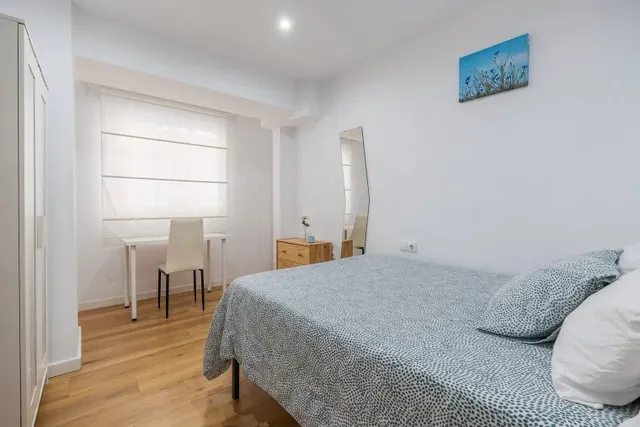 ¡Atención estudiantes! ✨ ¿Buscáis LA HABITACIÓN perfecta para el próximo curso académico en Granada por 400 € al mes/habitación? ¡Tenemos exactamente lo que necesitáis! — 15