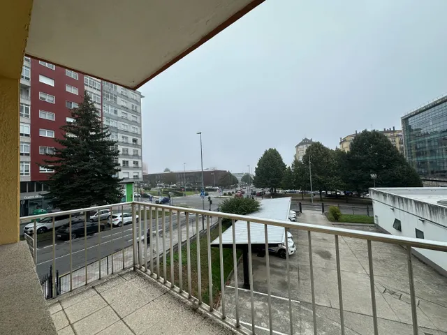 Amplio piso de 4 habitaciones con terraza y garaje en Rúa Erin (Zona Sur) — 14