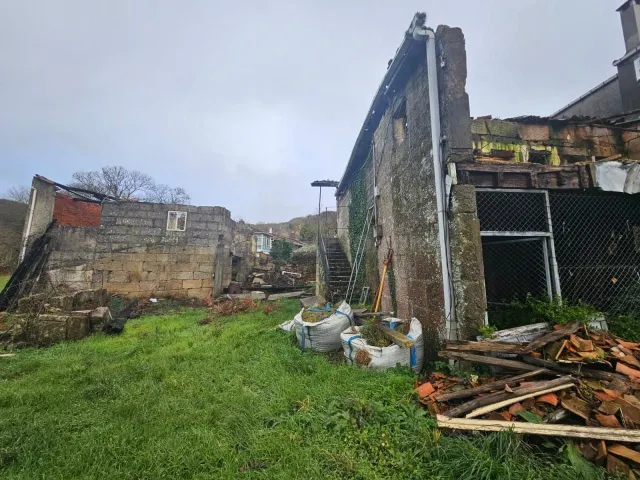 SE VENDE CASA PARA RESTAURAR Y CON TERRENO EN ESGOS - foto 4