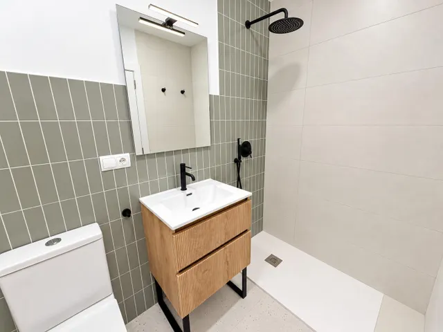 Piso de 4 habitaciones y reforma integral en pleno centro de Valencia — 11