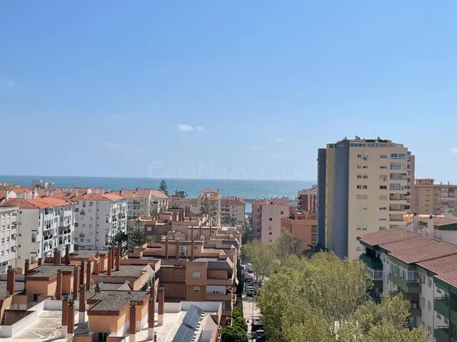 Ático con solárium y vistas al mar - foto 3