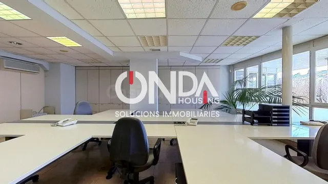Oficina de 300 m2 con dos parkings en la mejor zona de Balag - foto 3