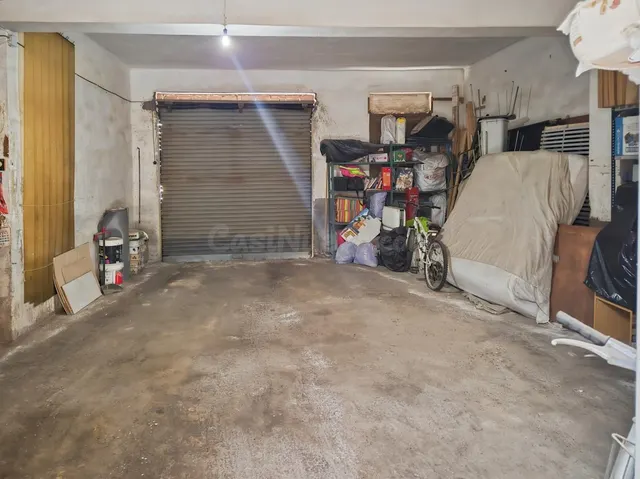 Planta baja habilitada como garaje, con patio trasero - foto 4