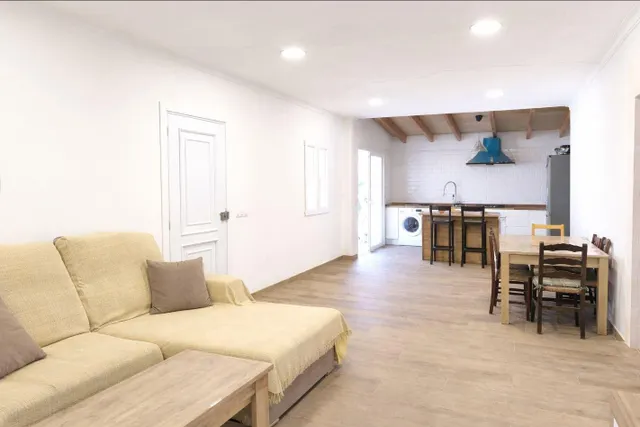 Finca rústica con piscina y parcela de 3.400 m2 en Costitx – - foto 5