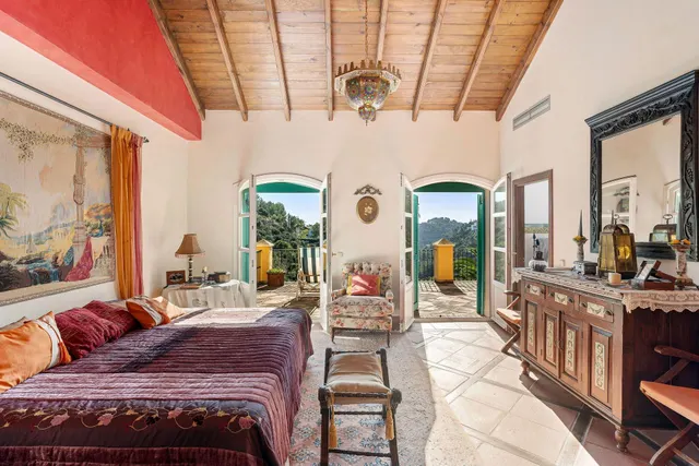 VILLA DE LUJO CON ESTILO ANDALUZ EN BENAHAVIS — 16