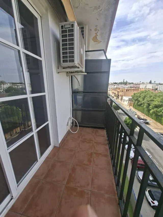Vivienda con terraza y vistas despejadas — 12