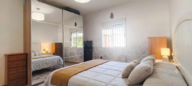 Chalet independiente con piscina y gran parcela en La Marina — 5