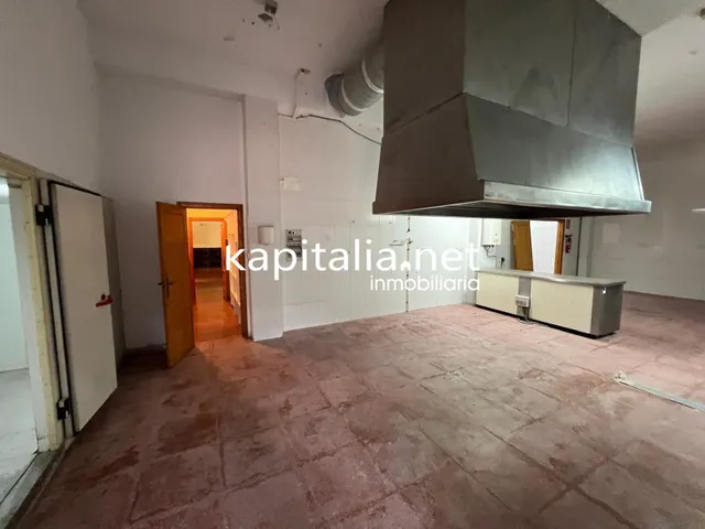SALON DE EVENTOS EN ALQUILER O VENTA EN GENOVES A 5 MINUTOS DE XATIVA — 22