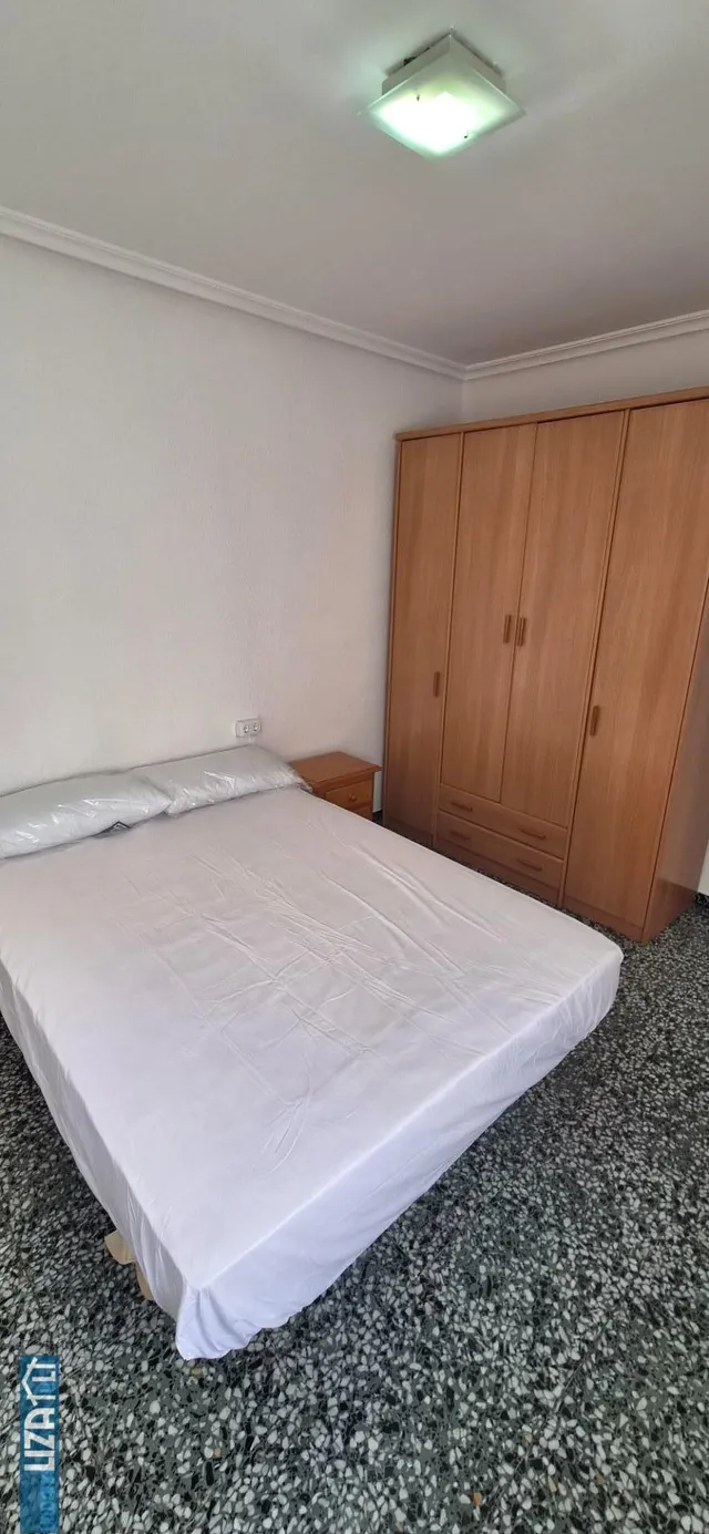 Amplio Piso en Excelente Ubicación — 18