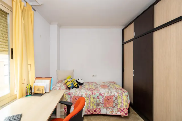 Piso de dos dormitorios en Sanders, en urbanización privada con piscina, pistas de padel, plaza de garaje y trastero — 13