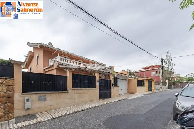 Espectacular Casa de Lujo en Urbanización Los Cerezos
