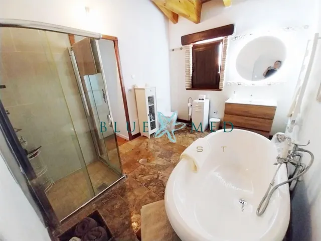 Sorprendente casa de campo con 4 dormitorios y 3 baños. — 35