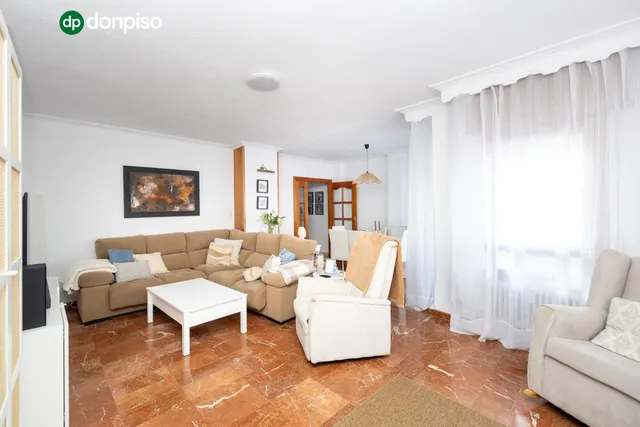 Piso y cochera en venta junto Acera de Darro. — 12
