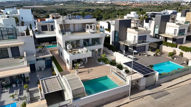 Villa 4 habitaciones 349m² en venta - Campoamor