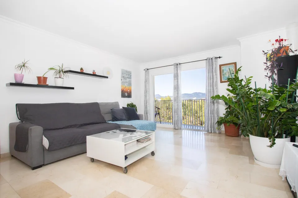 Amplio piso familiar con terraza, parking y trastero en Son Cladera