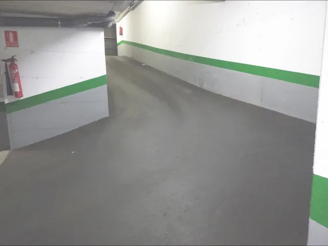PLAZA DE PARKING EN C/EMPURIES SABADELL — 3