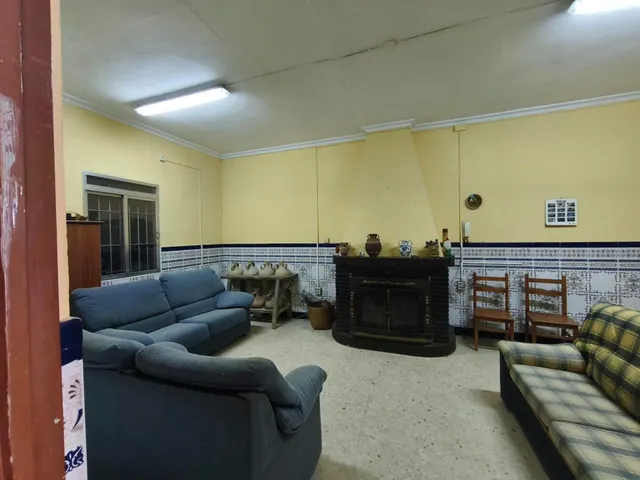 VIVIENDA UNIFAMILIAR CON COCHERA EN PEDRO ABAD! — 26