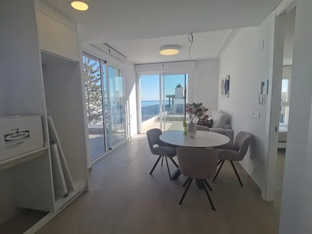 Ático llave en mano de 1 dormitorio con amplia terraza a 50m - foto 4