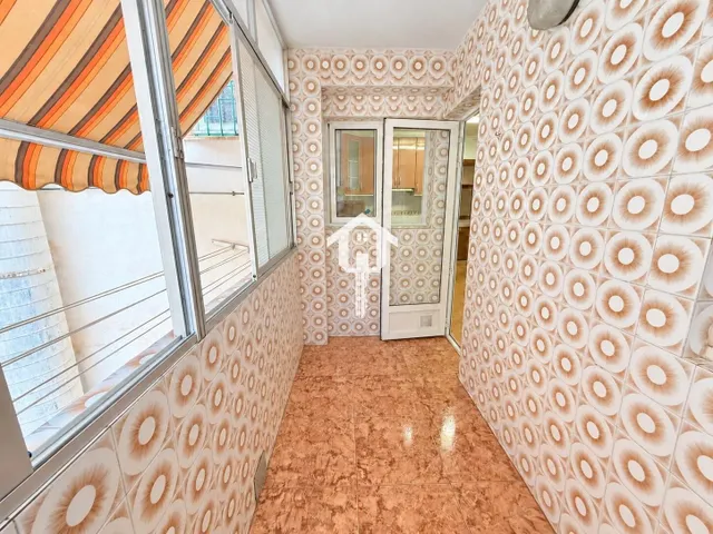 PISO EN VENTA EN ALICANTE. ZONA DE LA FLORIDA. 134m2 CON 4 habitaciones DOBLES, 2 BAÑOS COMPLETOS, TERCERA PLANTA CON ASCNESOR, TERRAZA Y DESPENSA. — 20