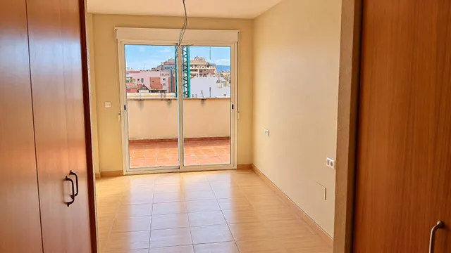 Tu nuevo hogar, con el cielo como vecino. Ático a estrenar en Ronda Sur. — 8