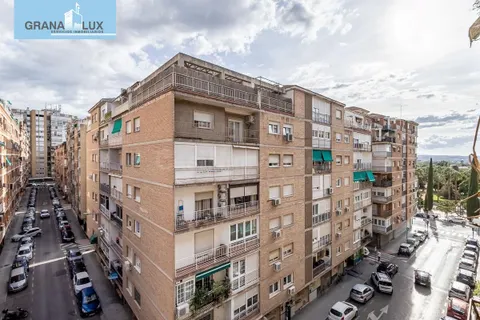 Piso amplio y luminoso en Ronda–Arabial