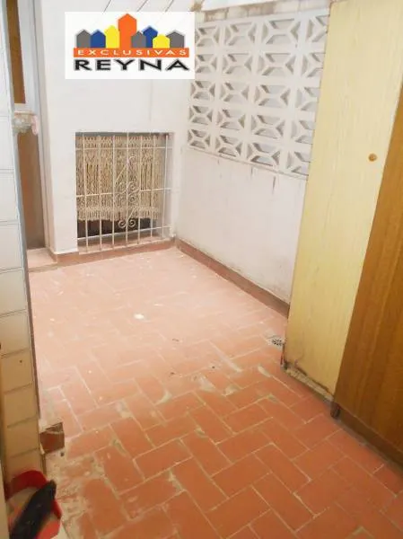 VIVIENDA ENTRESUELO CON CUATRO DORMITORIOS — 25
