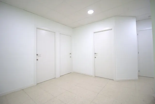 Se alquila entresuelo comercial — 3