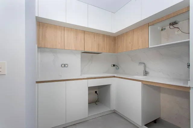 Apartamento moderno con vista lateral al mar, 2 dormitorios, 2 baños, piscina en el solárium con Vistas al Mar,  a unos 2 minutos a pie de la Playa del Cura — 10