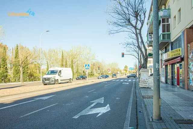 SE VENDE LOCAL  COMERCIAL EN BRUTO EN CARRETERA DE SEVILLA JUNTO A LA GASOLINERA — 5