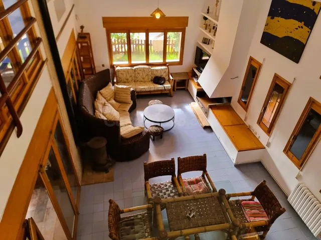 IMPRESIONANTE CHALET CON PISCINA EN URBANIZACIÓN EL PANTANO  - foto 2
