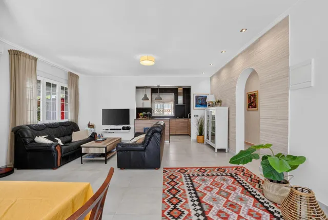 Villa con Encanto Español y Piscina Privada en Mil Palmeras — 10