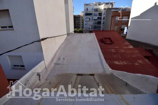 AMPLIA CASA PARA REFORMAR CON 7 DORMITORIOS EN EL CENTRO — 30