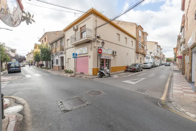 Plaza de aparcamiento de 25 m2 en Armilla (Granada) – acceso por calle málaga — 7