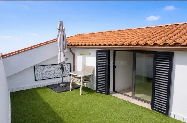 ÁTICO DUPLEX EN VENTA EN CALELLA CON PISCINA Y SOLARIUM