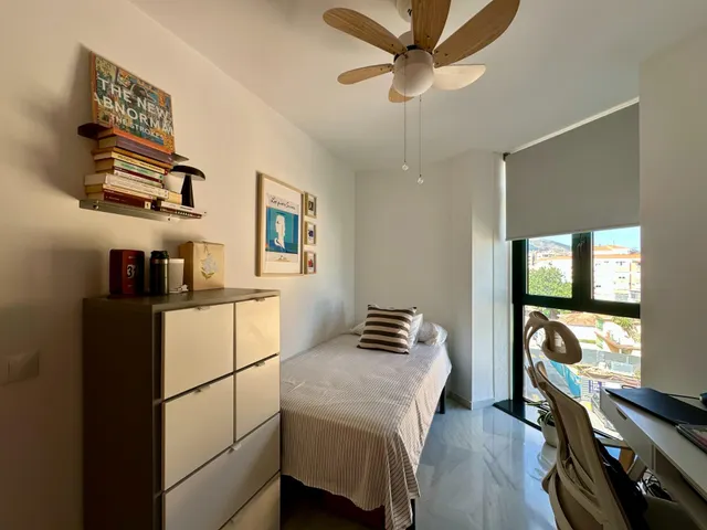Ático dúplex reformado con amplia terraza en la zona de El Calvario, Torremolinos — 16