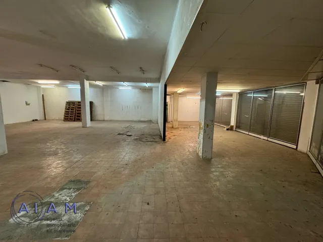 LOCAL COMERCIAL EN VENTA — 14