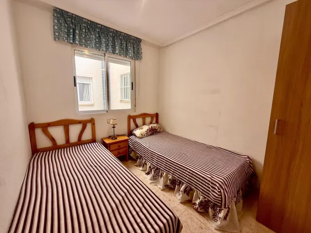 APARTAMENTO CON POSIBILIDAD DE OBTENER LICENCIA TURISTICA. 2 habitaciones + PISCINA — 28