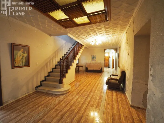 Se vende casa de 2 plantas con 363 metros cuadrados de suelo - foto 2
