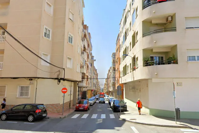 Apartamento elegantemente reformado, céntrico y espacioso. Balcón con orientación oeste ¡y a solo 550 m de Playa del Cura! — 25
